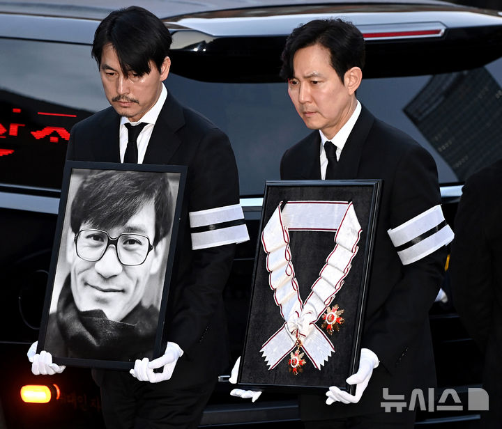 영원히 기억될 '국민배우' 영면…"안성기, 작품 속 살아 있을 것"