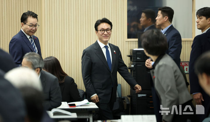 [서울=뉴시스] 김선웅 기자 = 김민석 국무총리가 9일 서울 은평구 한국행정연구원에서 열린 경제인문사회연구회 업무보고에 참석하고 있다. 2026.01.09. mangusta@newsis.com