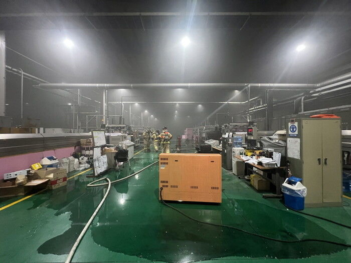 충남 홍성 단열재 생산공장서 불…27분만에 진화