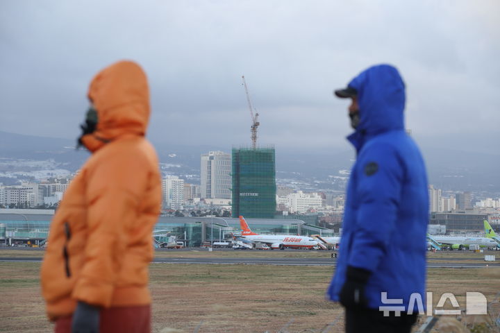 제주 초속 20m 강풍에 풍랑특보…"22일 밤까지 이어져"