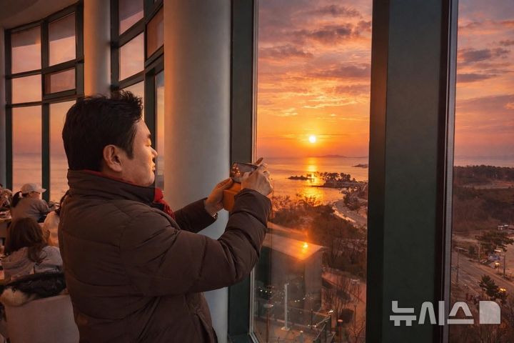 [평택=뉴시스] 국민의힘 경기도당 상임고문을 맡고 있는 원유철 전 미래한국당 대표(5선)가 경기 서해안의 낙조 자원을 둘러보고 있다. 2026.01.11. photo@newsis.com 