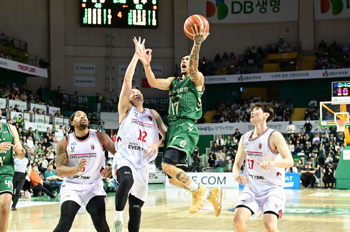 [서울=뉴시스] 프로농구 원주 DB의 이선 알바노. (사진=KBL 제공)