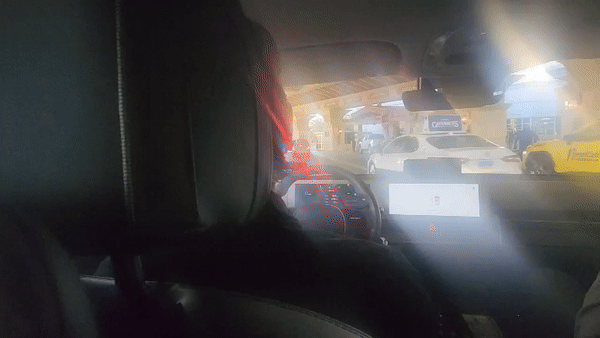 [라스베이거스=뉴시스] 8일(현지시간) 미국 라스베이거스에서 모셔널 로보택시가 만달레이 베이 호텔을 빠져나가는 모습. (사진=이창훈 기자) 2026.01.08 photo@newsis.com *재판매 및 DB 금지 *재판매 및 DB 금지