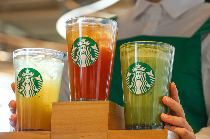 [서울=뉴시스] (왼쪽부터) 유자 민트 티, 자몽 허니 블랙티, 제주 말차 라떼 모습.(사진=스타벅스 코리아 제공) *재판매 및 DB 금지
