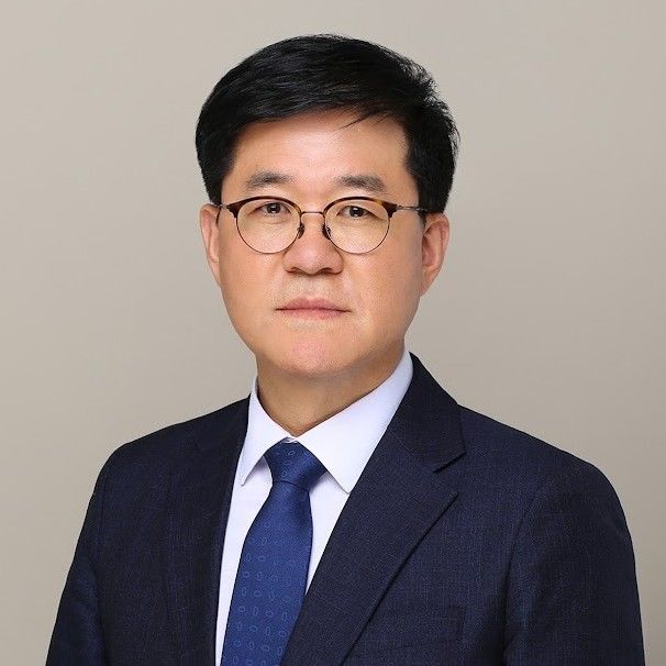 [대전=뉴시스] '제1회 올해의 북극인'상을 받은한국북극항로협회 최수범 사무총장. (사진=배재대 제공) 2026.01.12. photo@newsis.com *재판매 및 DB 금지