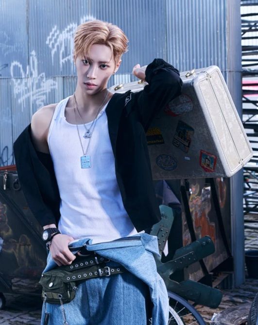 알파드라이브원 아르노, 데뷔 앞두고 골절 부상…"일정 유동적 참여"