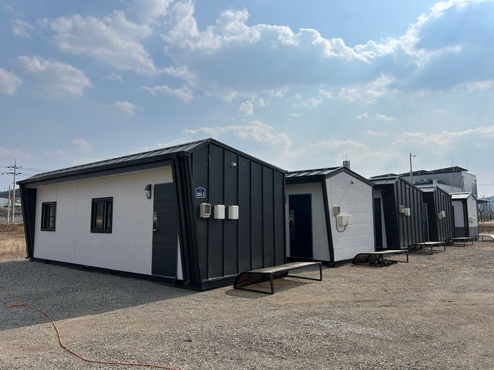 [안동=뉴시스] 산불 이재민들을 위해 의성읍 철파리에 지어진 임시조립주택. (사진=경북도 제공) 2026.01.12. photo@newsis.com *재판매 및 DB 금지