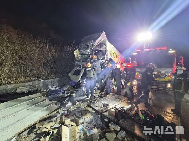 [청주=뉴시스] 사고 현장 (사진= 충북소방본부 제공) 2026.01.12. photo@newsis.com *재판매 및 DB 금지