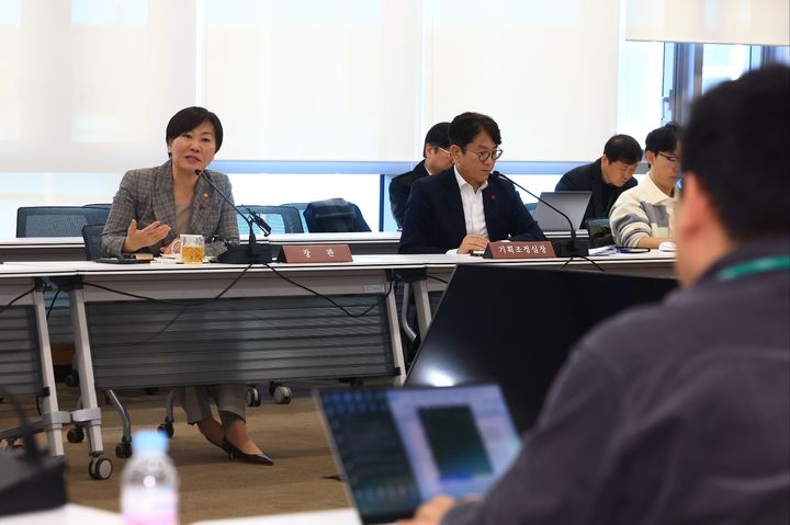 [세종=뉴시스] 사진은 송미령 농림축산식품부 장관이 12일 정부세종청사에서 출입기자단 정례 간담회를 열고 발언하고 있는 모습. (사진=농식품부 제공) 2026.01.12. photo@newsis.com *재판매 및 DB 금지