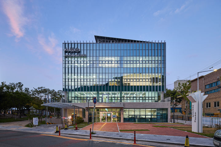 [대구=뉴시스] 대구 북구 서변숲도서관 전경. (사진=행복북구문화재단 제공) 2026.01.12. photo@newsis.com *재판매 및 DB 금지