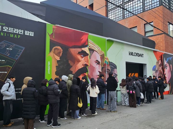 [서울=뉴시스] 5대5 대전형 캐릭터 기반 전술 슈팅 게임 '발로란트'의 개발 및 유통사인 라이엇 게임즈가 2026 시즌의 시작을 기념해 '발로란트 V26 시즌 스타트 오프라인 팝업'을 운영한다. (사진=라이엇 게임즈 제공) *재판매 및 DB 금지