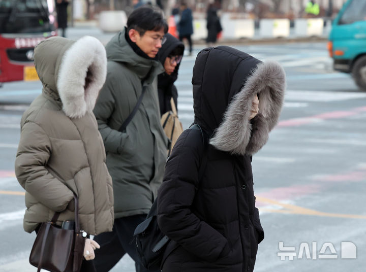 낮에도 영하권으로 '뚝'…내일 새벽까지 비·눈