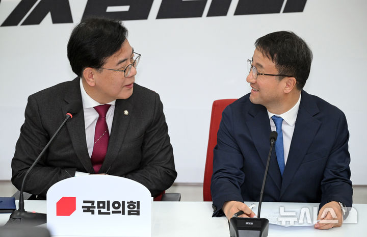 송언석 "2차 특검에 국민 피로"…한병도 "내란 청산해야"