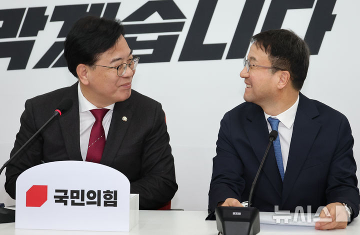 한병도 "2차 특검으로 내란 청산"…송언석 "국민 피로만 높여"(종합)