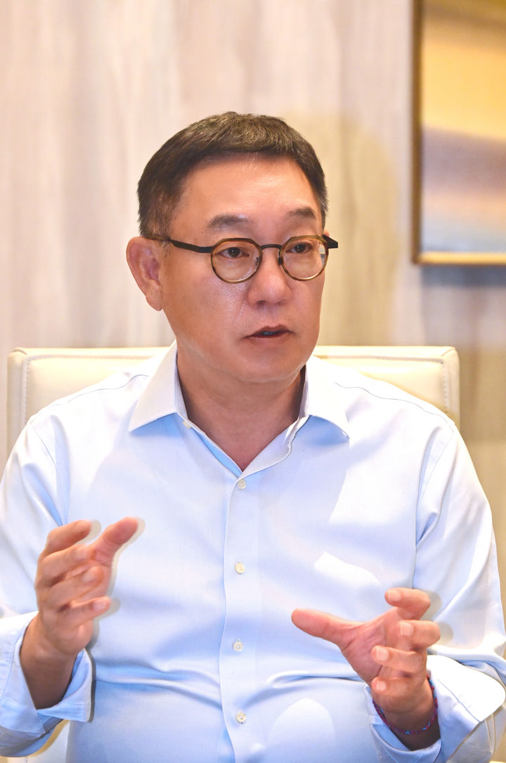 현신균 LG CNS 대표이사가 지난 7일(현지시간) 미국 라스베이거스에서 'CES 2026' 기자 간담회를 가졌다. (사진=LG CNS 제공) *재판매 및 DB 금지