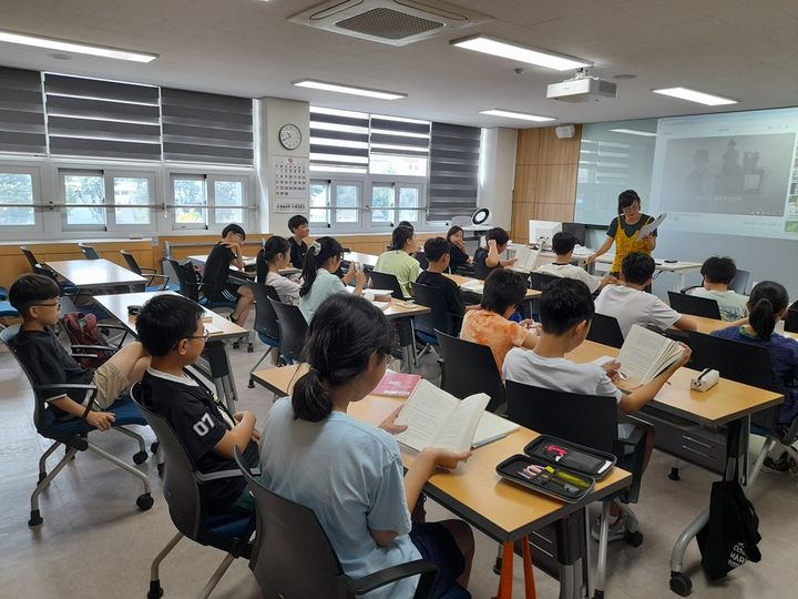  *재판매 및 DB 금지