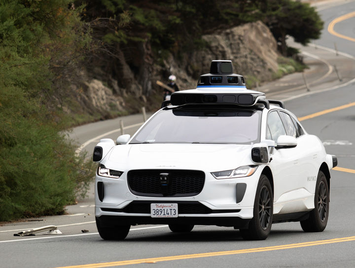 [서울=뉴시스] 웨이모에서 출시한 자율주행차량. (사진 출처: 웨이모 공식 페이스북 캡쳐) 2026.01.13.