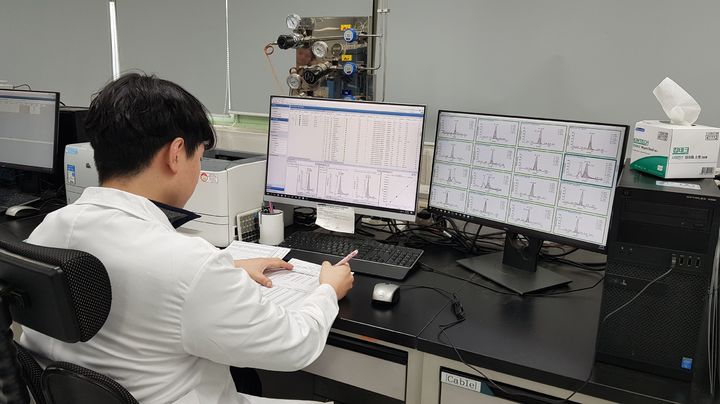 [대전=뉴시스]대전보건환경연구원은 지난해 농산물 3260건에 대해 잔류농약 검사 결과 기준치를 초과한 농산물 22건(0.7%) 총 372kg을 압류·폐기 조치했다. 2026. 01. 13 photo@newsis.com *재판매 및 DB 금지