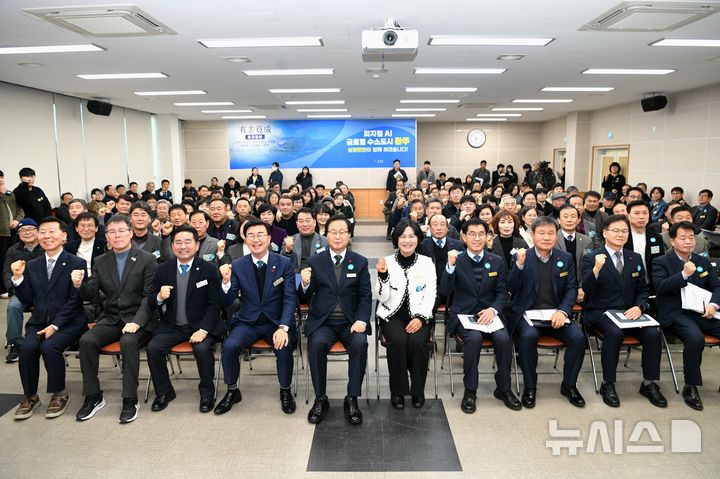 [완주=뉴시스] 완주군이 연초방문을 진행하고 있는 가운데 13일 상관면을 찾았다. 2026.01.13 *재판매 및 DB 금지