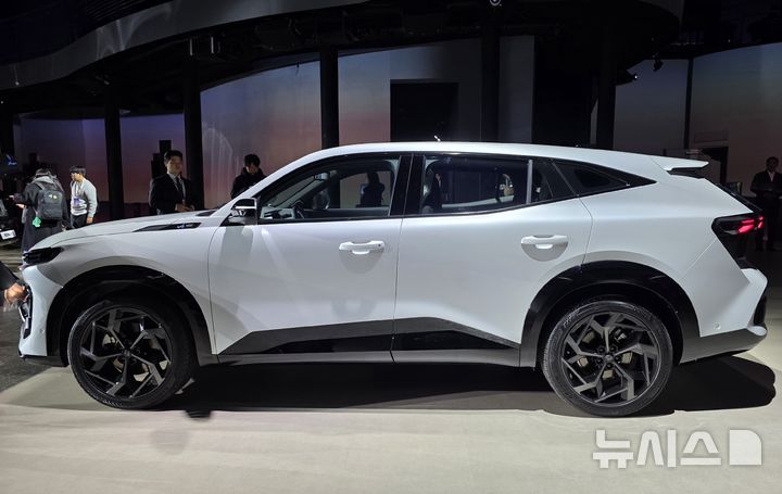 [서울=뉴시스] 박현준 기자 = 르노코리아의 새로운 플래그십 크로스오버 '필랑트'의 측면 모습. 2026.01.13. parkhj@newsis.com