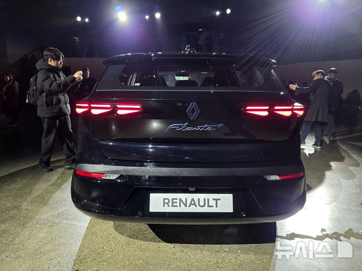 [서울=뉴시스] 박현준 기자 = 르노코리아의 새로운 플래그십 크로스오버 '필랑트'의 후면 모습. 2026.01.13. parkhj@newsis.com