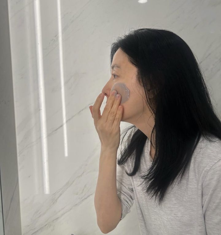 [서울=뉴시스] 배우 이영애. (사진=이영애 인스타그램 캡처) 2026.01.13. photo@newsis.com *재판매 및 DB 금지