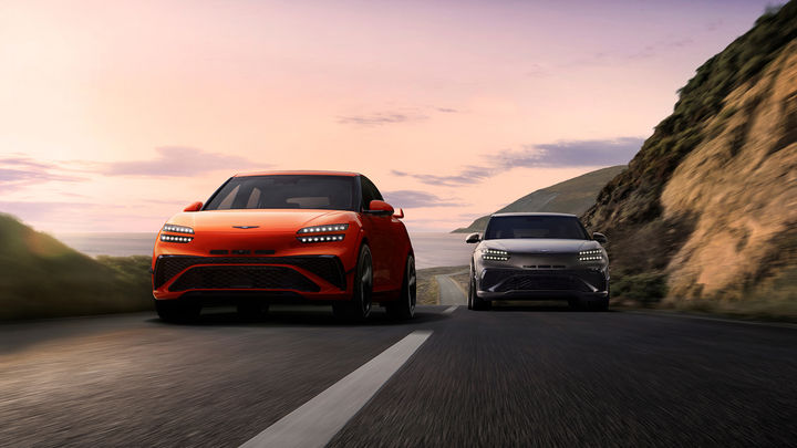 [서울=뉴시스] 제네시스가 우수한 퍼포먼스와 정제된 감성이 조화를 이루는 브랜드 최초의 고성능 모델 'GV60 마그마'를 출시했다고 13일 밝혔다.GV60 마그마는 제로이백(0-200km/h) 10.9초, 최고 속도 시속 264km로 제네시스 전동화 모델 중 가장 우수한 동력성능을 갖추고, 다양한 특화 기능과 마그마 전용 디자인이 적용돼 운전자에게 차별화된 주행 경험을 선사한다. 또한 84kWh의 4세대 배터리가 탑재돼 산업부 인증 완료 기준 1회 충전 시 주행가능거리 346km, 복합 전비 3.7km/kWh로 일상에서도 여유로운 주행이 가능하다. (사진=제네시스 제공) 2026.01.13. photo@newsis.com *재판매 및 DB 금지