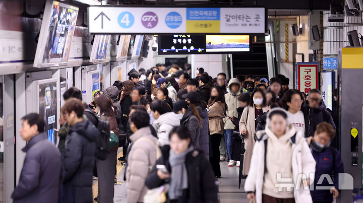 "서울 지하철, 실외보다 미세플라스틱 최대 3.7배 높다"