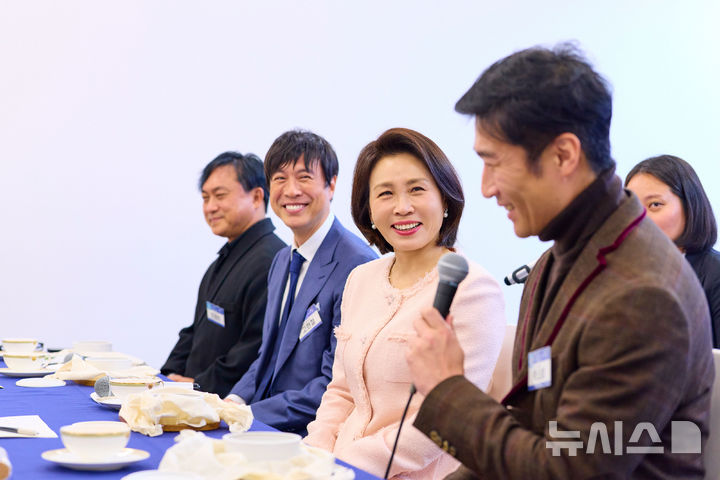 김혜경 여사, "재일 한국계 예술인 양국 잇는 귀한 존재" [뉴시스Pic]