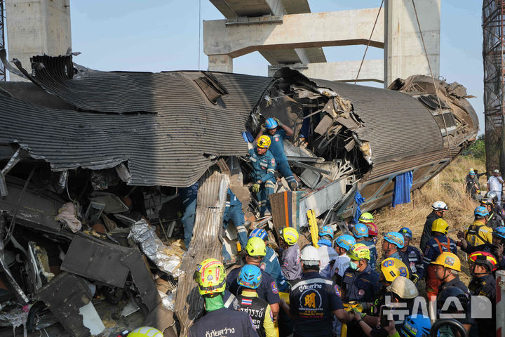 태국 열차 덮친 크레인 붕괴…'방콕 감사원 참사' 업체가 공사