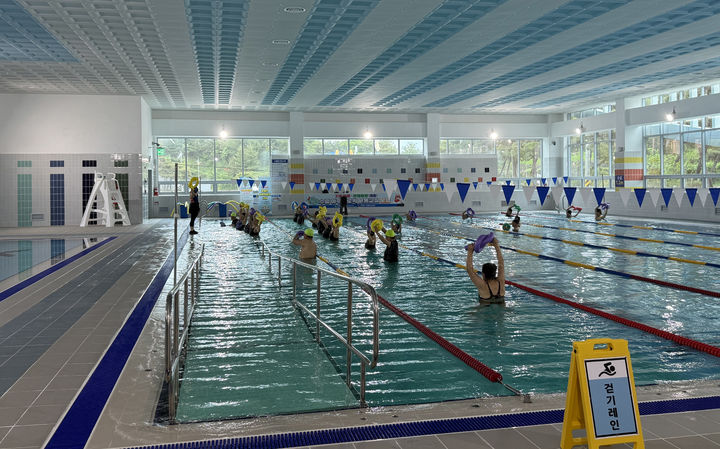 [함평=뉴시스] 지난해 문을 연 함평실내수영장 전경. (사진=함평군 제공) 2026.01.14. photo@newsis.com *재판매 및 DB 금지