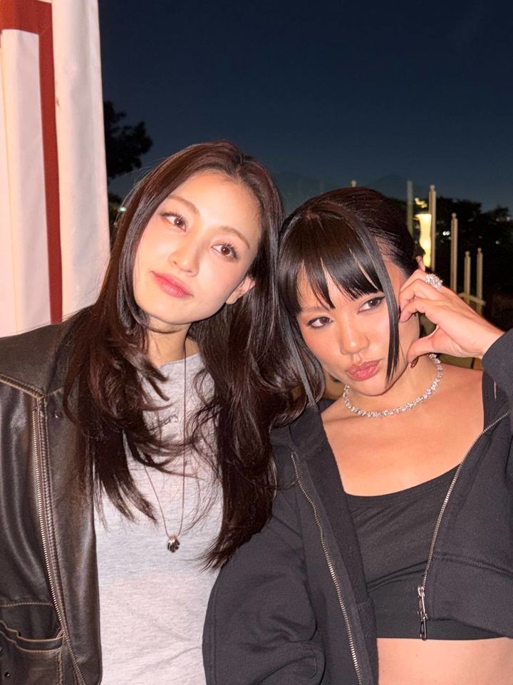 [서울=뉴시스] 트와이스 지효, 헌트릭스 레이 아미. (사진 = JYP엔터테인먼트 제공) 2026.01.14. photo@newsis.com *재판매 및 DB 금지