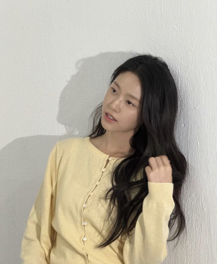 설현, 여전한 비율에 깜짝…배우미 물씬