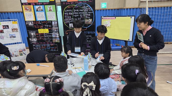  *재판매 및 DB 금지