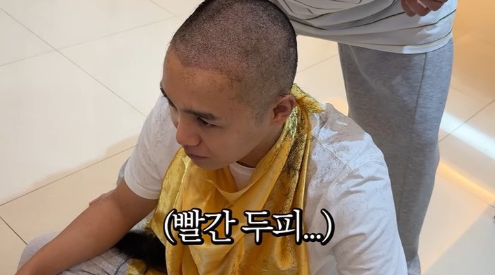 [서울=뉴시스] 13일 유튜브 채널 '방가네'에는 '결혼식 일주일 만에 삭발한 미틴놈. 엄마 정색함'라는 제목의 영상이 공개됐다. (사진=유튜브 채널 '방가네' 화면 캡처) 2026.01.14. photo@newsis.com *재판매 및 DB 금지