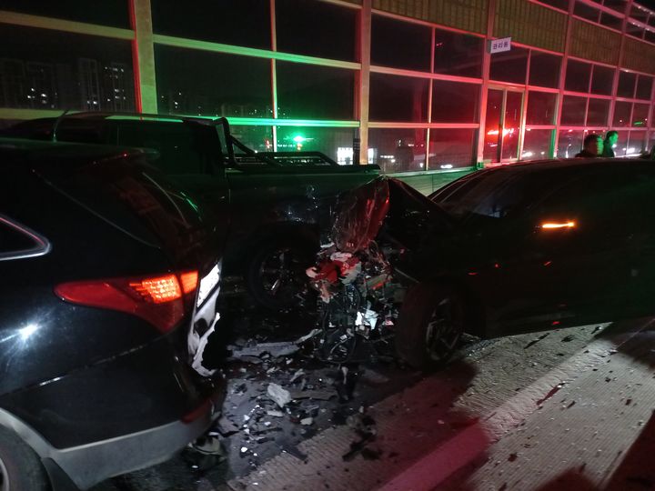 양산 경부고속도로에서 '6중 추돌'…1명 심정지·4명 부상