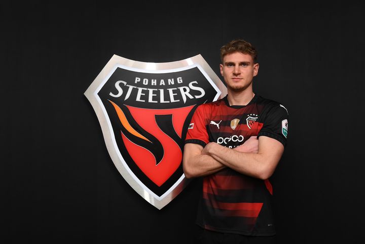 [서울=뉴시스] 프로축구 K리그1 포항 스틸러스, 독일 출신 공격수 야콥 트란지스카 영입. (사진=포항 스틸러스 제공) *재판매 및 DB 금지