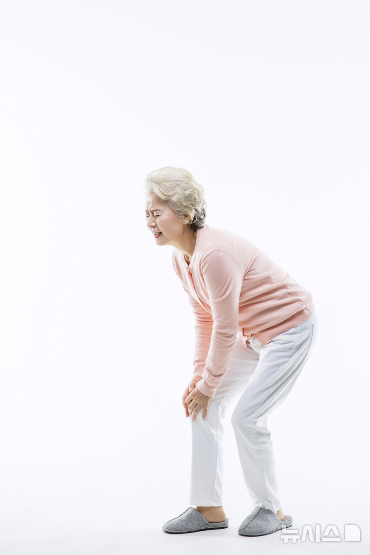 "조금만 걸어도 다리가 저려요"…반복되면 '이 질환' 의심