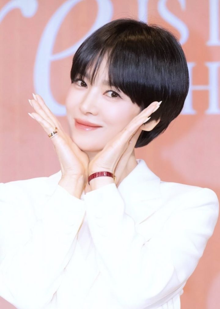 45세 송혜교, 20대 같은 청초함…무결점 피부