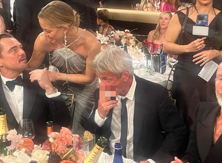 케데헌 상 받을 때…숀 펜, 시상식서 무개념 흡연 포착