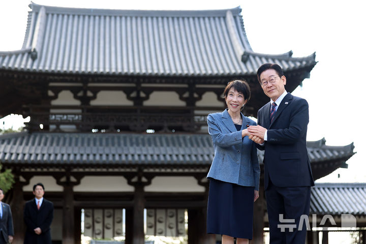 이 대통령, 다카이치 고향 나라현서 호류지 산책…셔틀외교 '친교' 다져