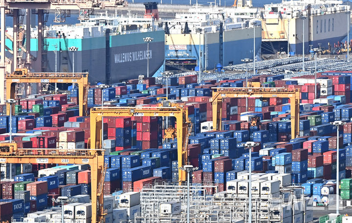 IMF, 올해 韓 성장률 전망치 상향조정할까[경제전망대]