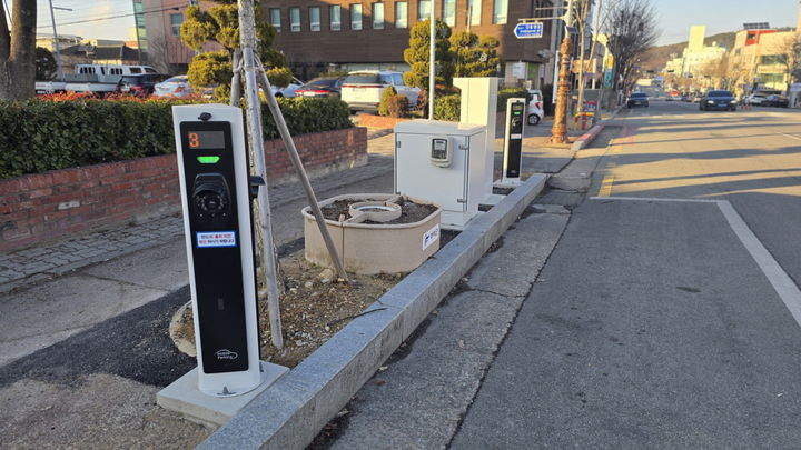 [부여=뉴시스] 부여군 사비로 노상 공영주차장 무인정산기 *재판매 및 DB 금지