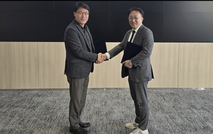 김옥태 케이지에이 대표(왼쪽)와 최창신 고성엔지니어링 대표. (사진=고성엔지니어링) *재판매 및 DB 금지