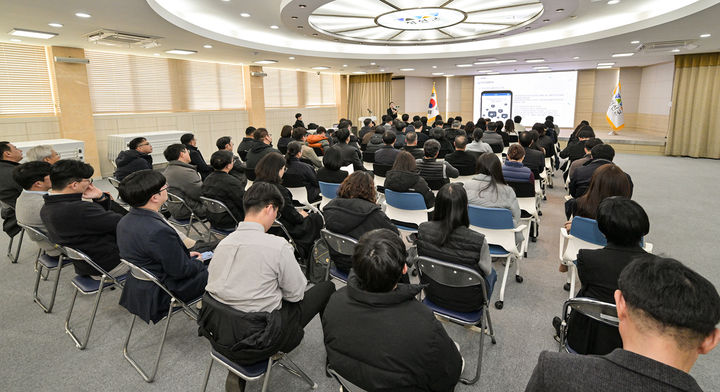 지난 14일 정선군청 대회의실에서 진행한 공직자 대상 '공직선거법 교육'.(사진=정선군 제공) *재판매 및 DB 금지