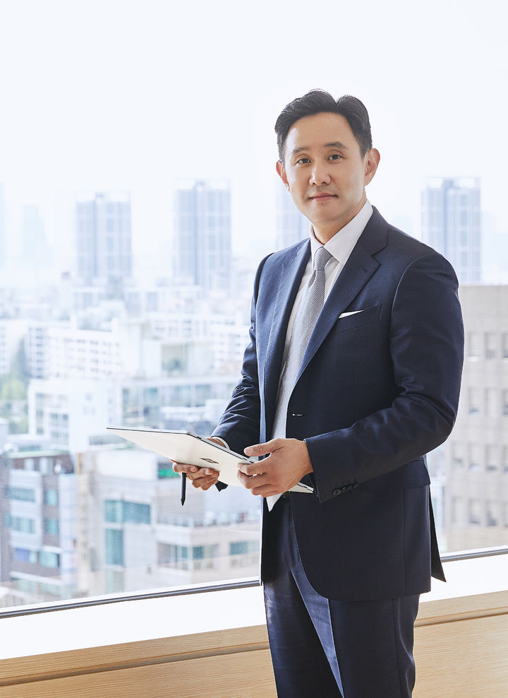 [서울=뉴시스] 최윤범 고려아연 회장. (사진=고려아연 제공) 2025.1.15. photo@newsis.com *재판매 및 DB 금지