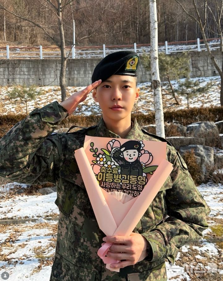 [서울=뉴시스] 그룹 NCT 도영이 기초군사훈련을 수료했다. 2026.01.15. (사진 = NCT 공식 인스타그램 캡처) photo@newsis.com *재판매 및 DB 금지