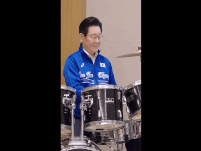 "AI인 줄 알았다"…한일 정상 드럼 합주에 온라인 들썩(영상)