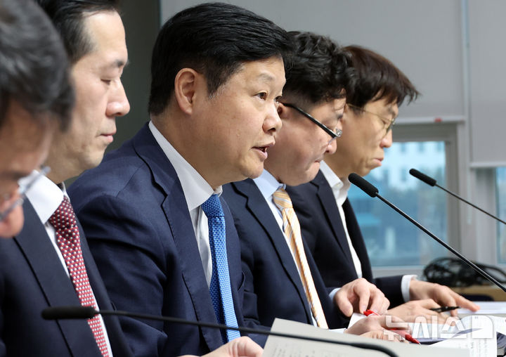 전자신고 공제 기준 낮추고 국외주식 국외전출세 과세…'세입기반 확충'[세법시행령]