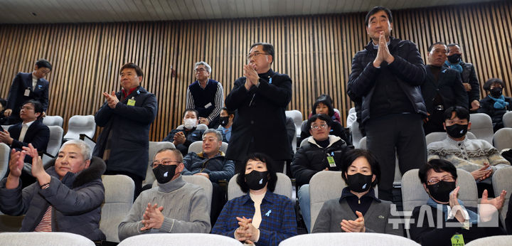 12·29 여객기 참사 지원법 등 민생법 11건 본회의 통과